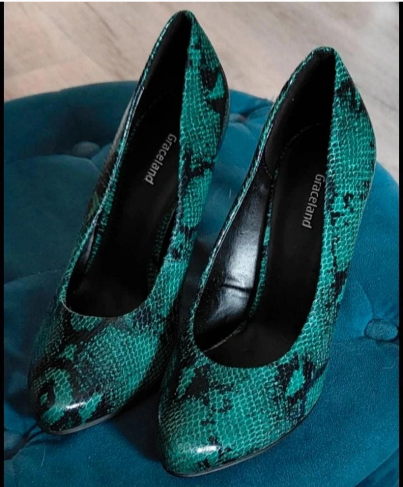 New Graceland black with green snake print pumps size 38 – photo 3